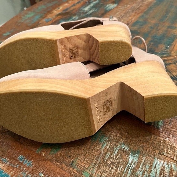 Free People Cedar Leather Buckle Platform Wood Clogs - Picture 3 of 6